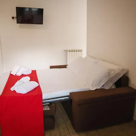 Seventeen Black -with Garden And Private Parking Just 5 Minutes Walk From The Historic Center Lägenhet