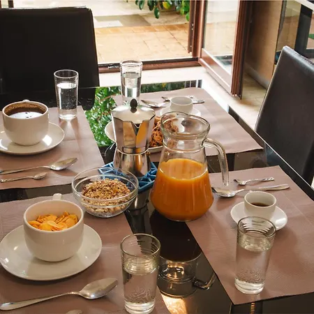 アパート Seventeen Black -with Garden And Private Parking Just 5 Minutes Walk From The Historic Center *