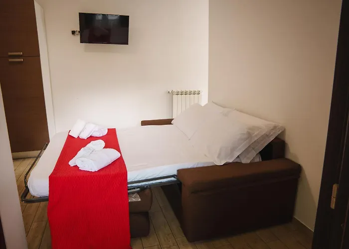 Seventeen Black -with Garden And Private Parking Just 5 Minutes Walk From The Historic Center Lägenhet