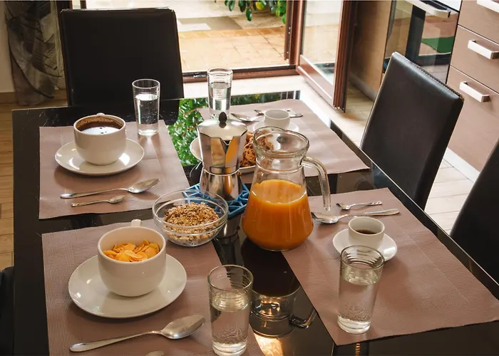 Lägenhet Seventeen Black -with Garden And Private Parking Just 5 Minutes Walk From The Historic Center *