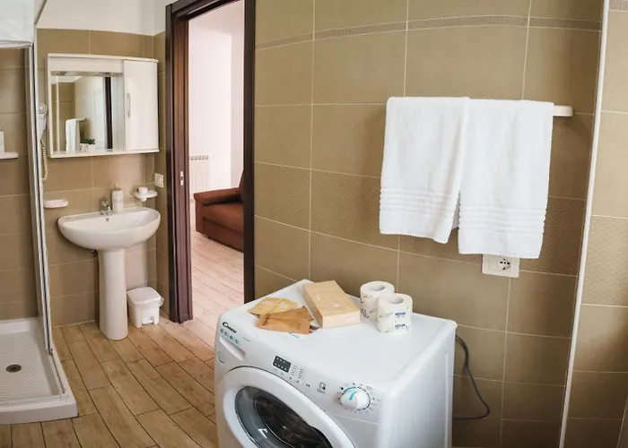 Lägenhet Seventeen Black -with Garden And Private Parking Just 5 Minutes Walk From The Historic Center