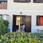 Seventeen Black -with Garden And Private Parking Just 5 Minutes Walk From The Historic Center *