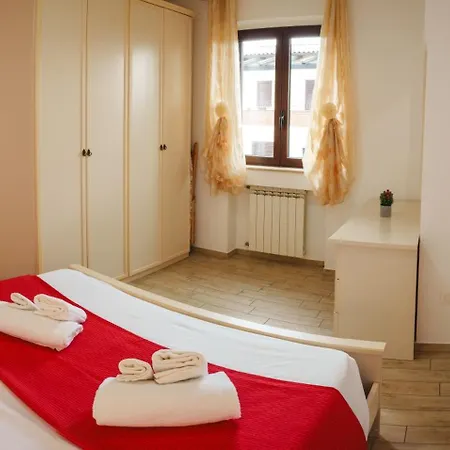 Seventeen Black -with Garden And Private Parking Just 5 Minutes Walk From The Historic Center *