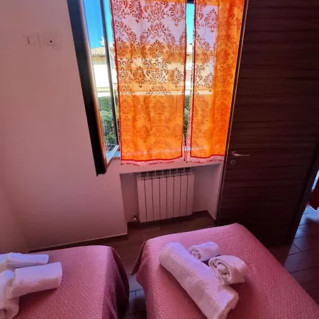 Seventeen Black -with Garden And Private Parking Just 5 Minutes Walk From The Historic Center Tropea