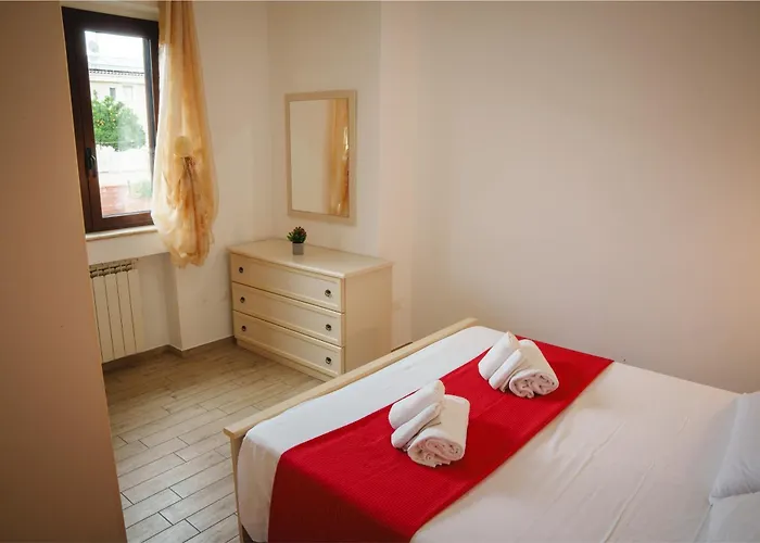 Apartman Seventeen Black -with Garden And Private Parking Just 5 Minutes Walk From The Historic Center Tropea