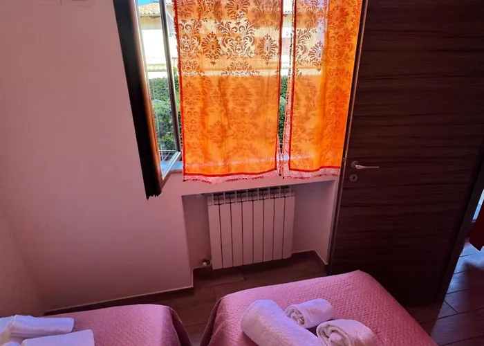 Seventeen Black -with Garden And Private Parking Just 5 Minutes Walk From The Historic Center Tropea